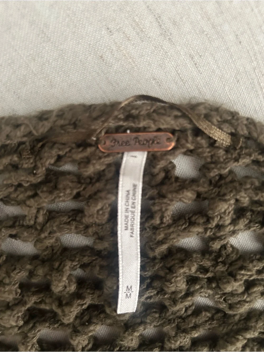 Free People Open-Weave Olive Crochet Shrug, Med, Very Good Used Condition - Picture 7 of 8